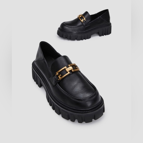 Lattelier Leather Loafers With Chain - Picture 11 of 16